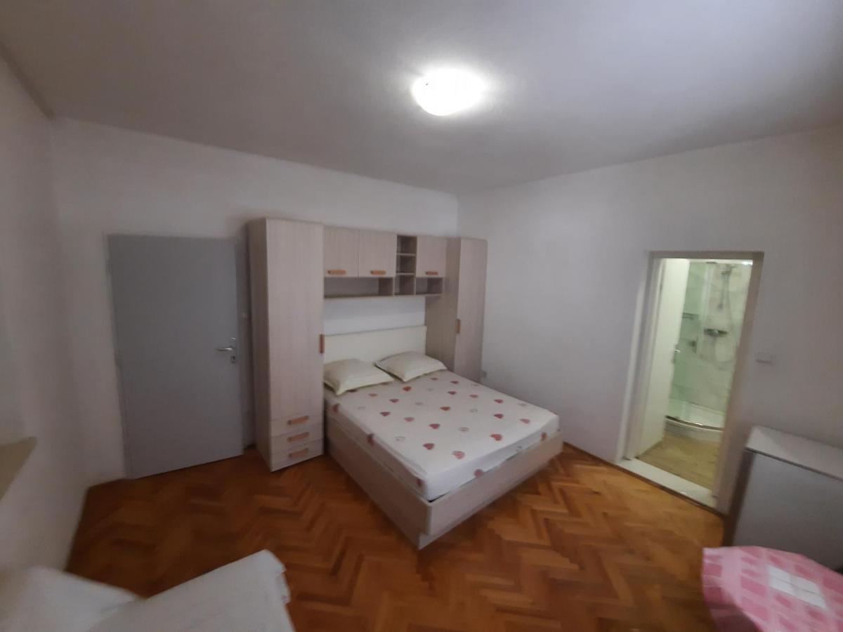 Apartments With A Parking Space Makarska - 12211 Exterior foto