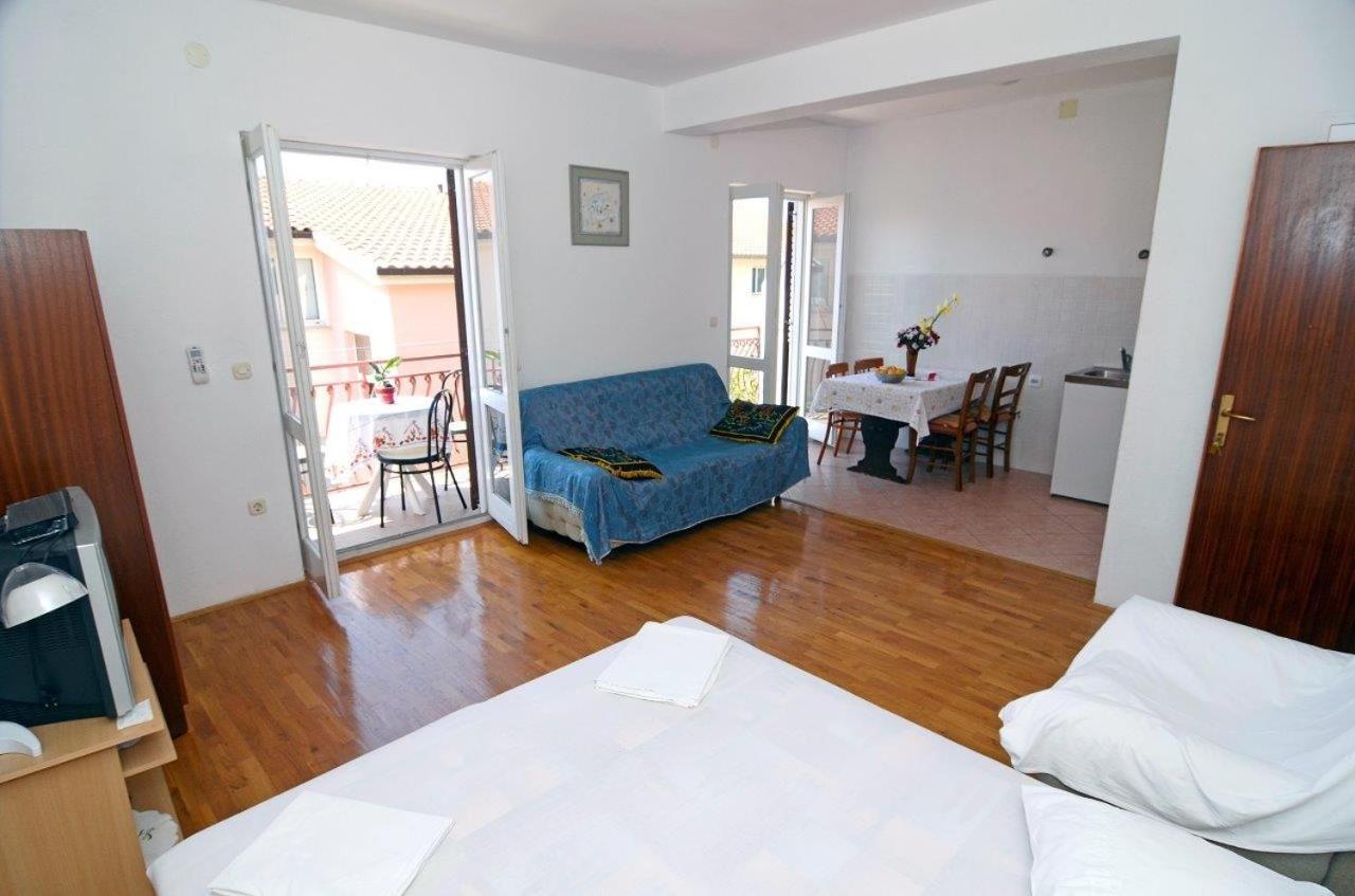 Apartments With A Parking Space Makarska - 12211 Exterior foto