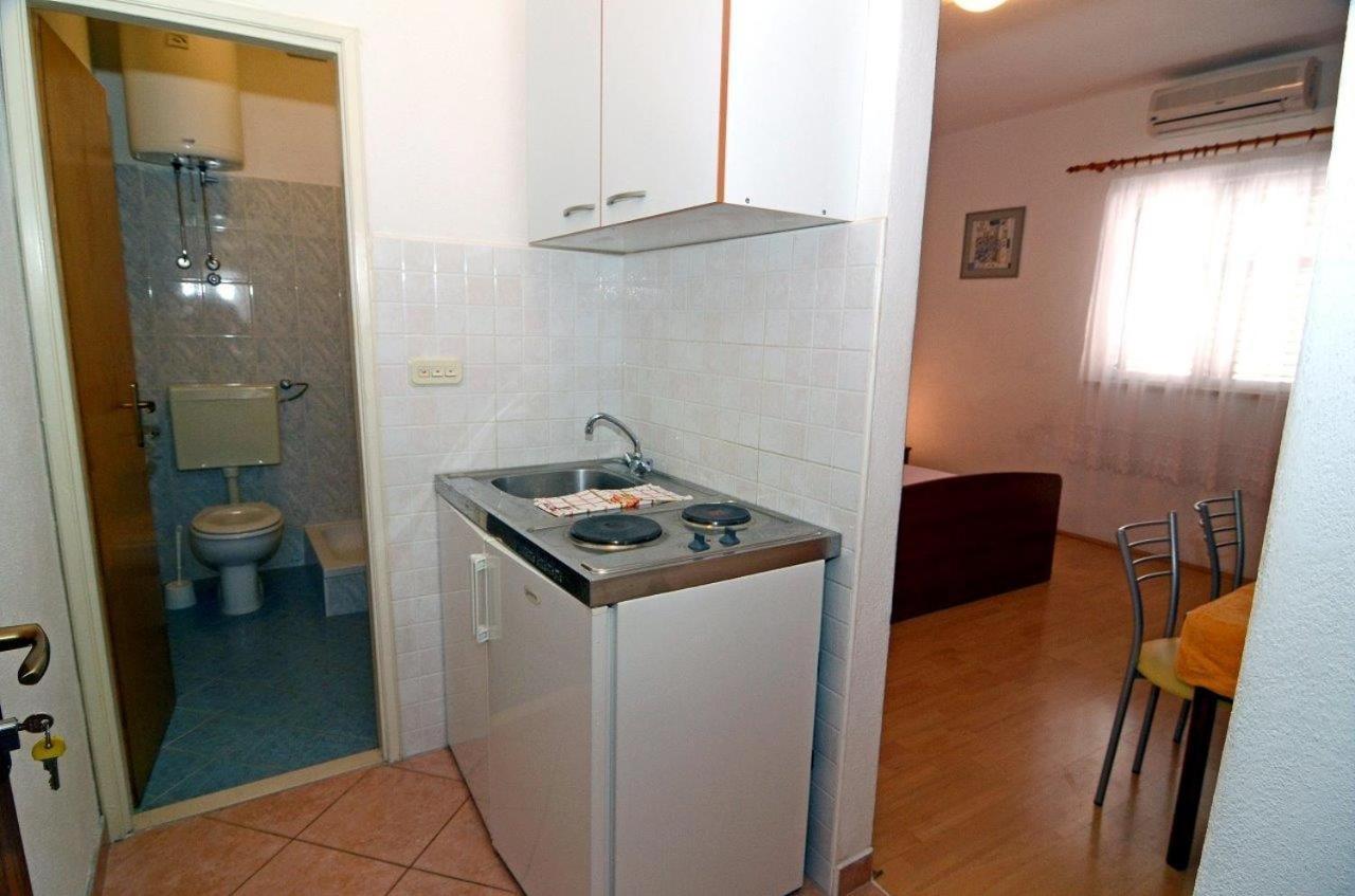 Apartments With A Parking Space Makarska - 12211 Exterior foto